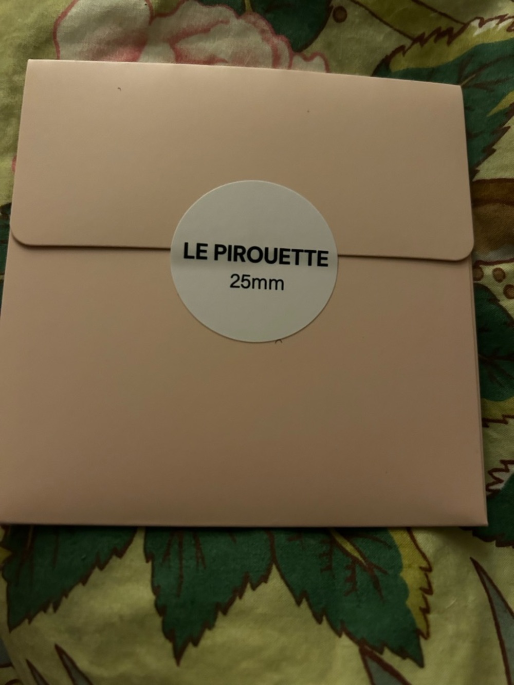 LE PIROUETTE 25mm Lash Case in Pale Blush Pink